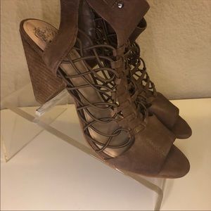 BNWOB Vince camuto taupe cone heel